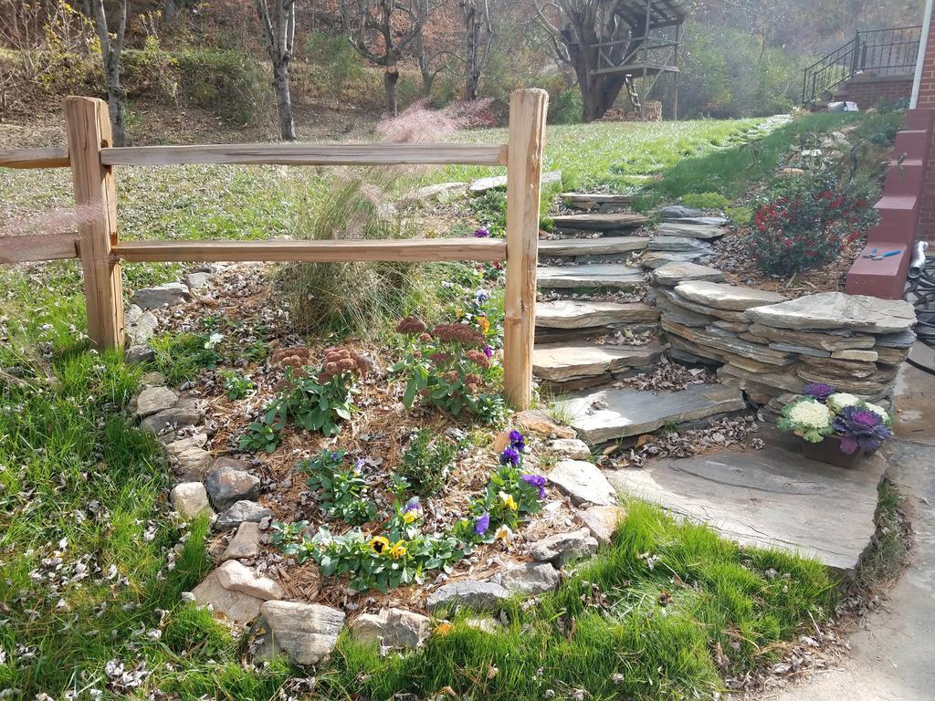 Bed and Breakfast The Ashe Farm Marshall Екстер'єр фото