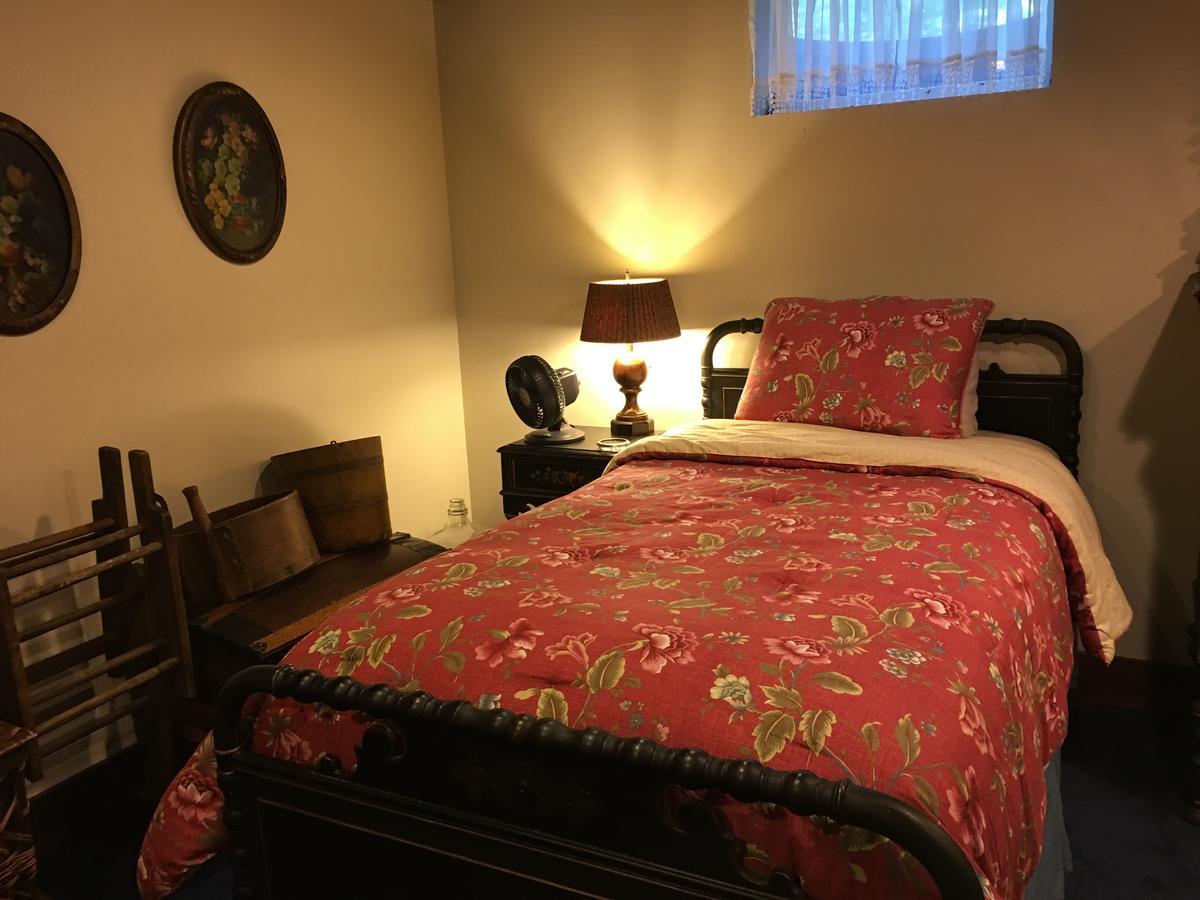 Bed and Breakfast The Ashe Farm Marshall Екстер'єр фото