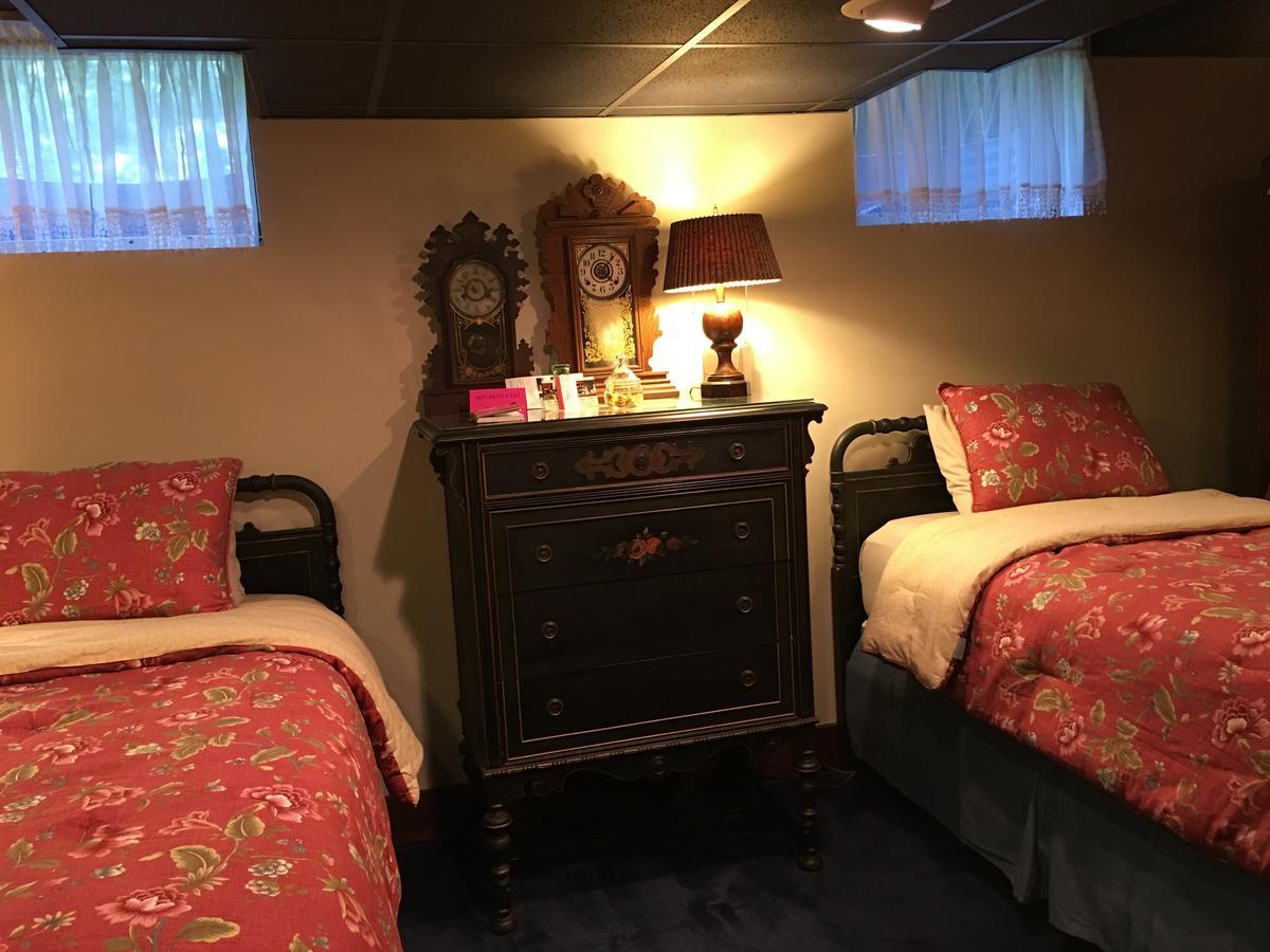 Bed and Breakfast The Ashe Farm Marshall Екстер'єр фото
