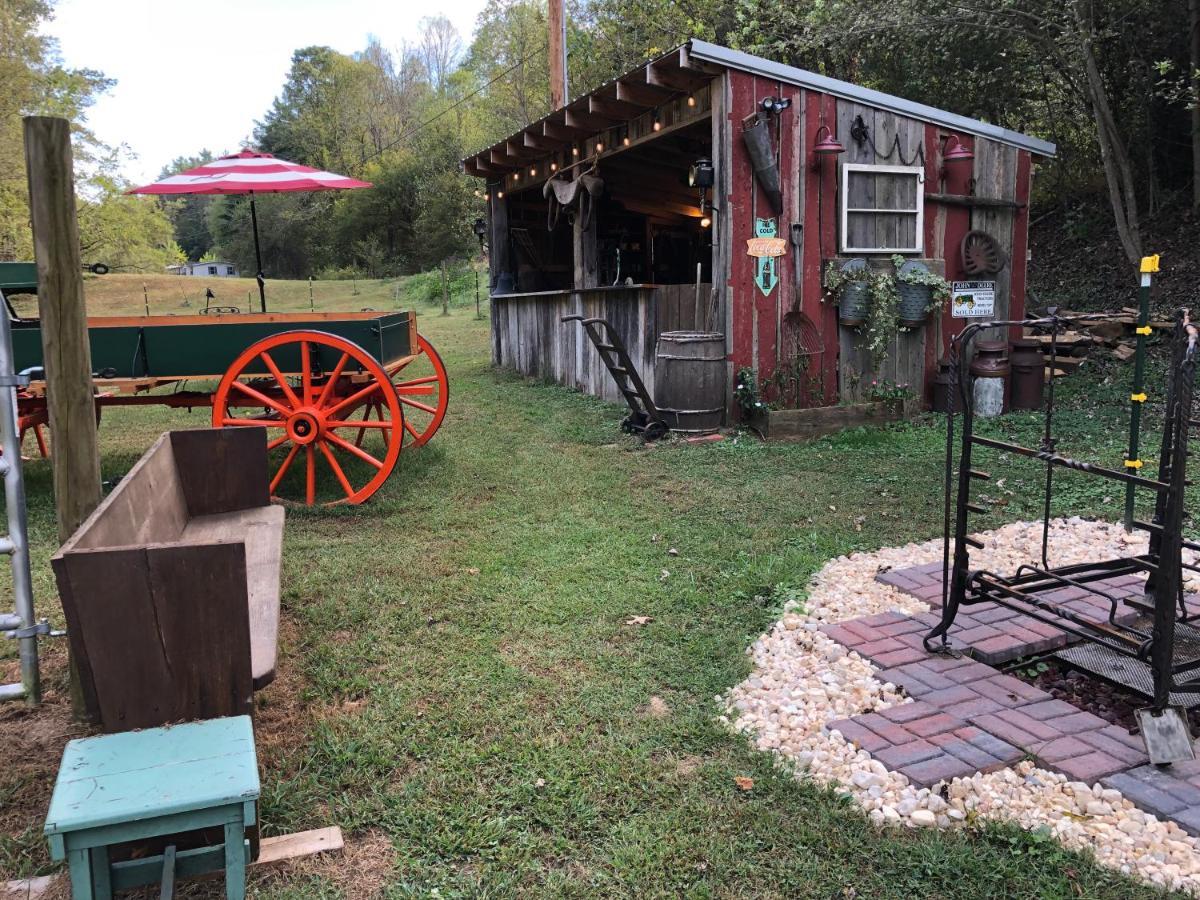 Bed and Breakfast The Ashe Farm Marshall Екстер'єр фото